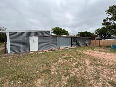 202 County Road 312 Winters TX 79567