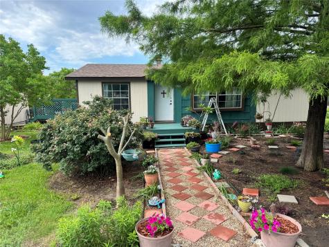 5631 Hillcrest Drive Farmersville TX 75442