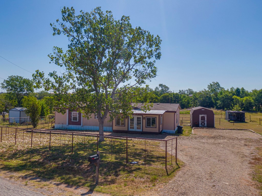 221 Orr Circle Palmer TX 75152