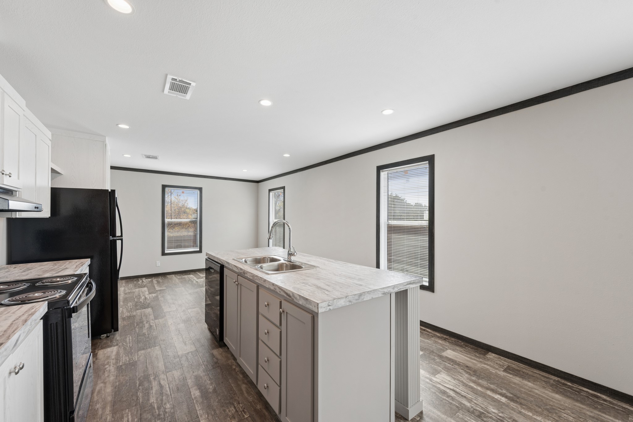 817 Thicket Trail Granbury TX 76048