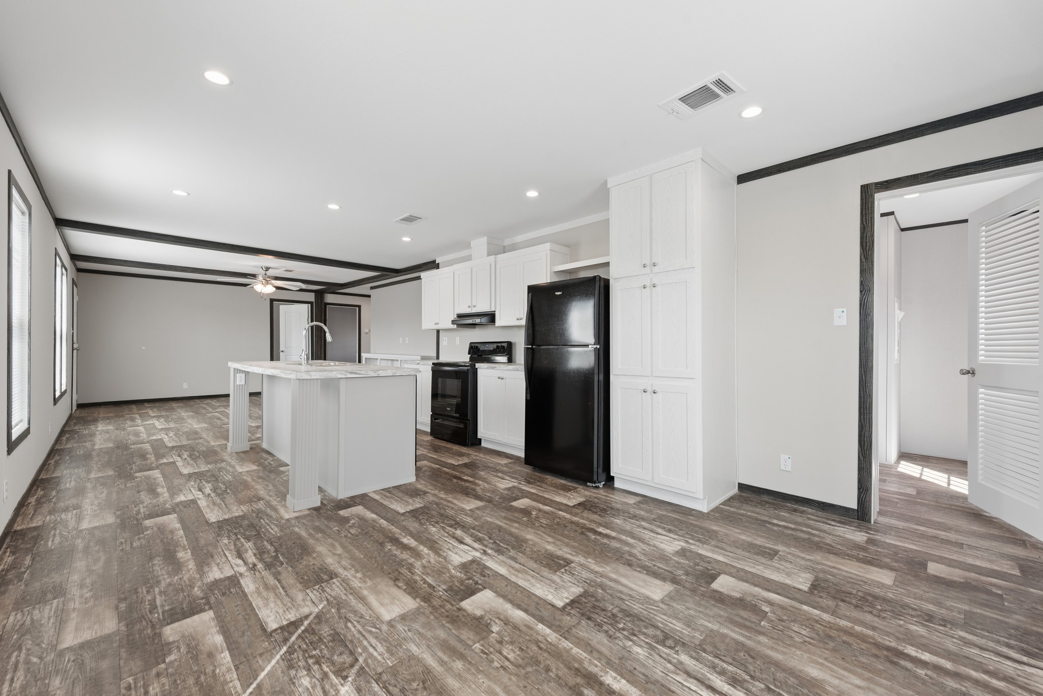 817 Thicket Trail Granbury TX 76048