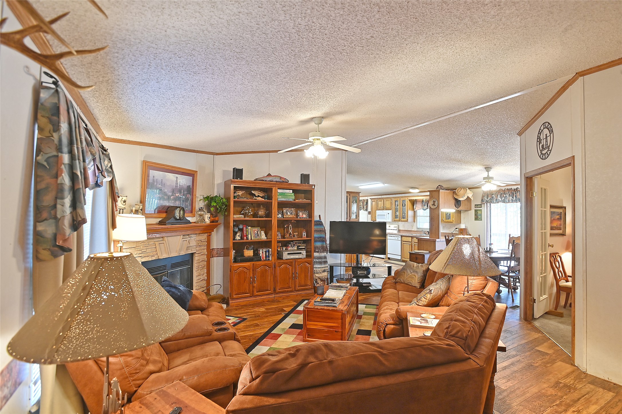 212 County Road 594 Eastland TX 76448