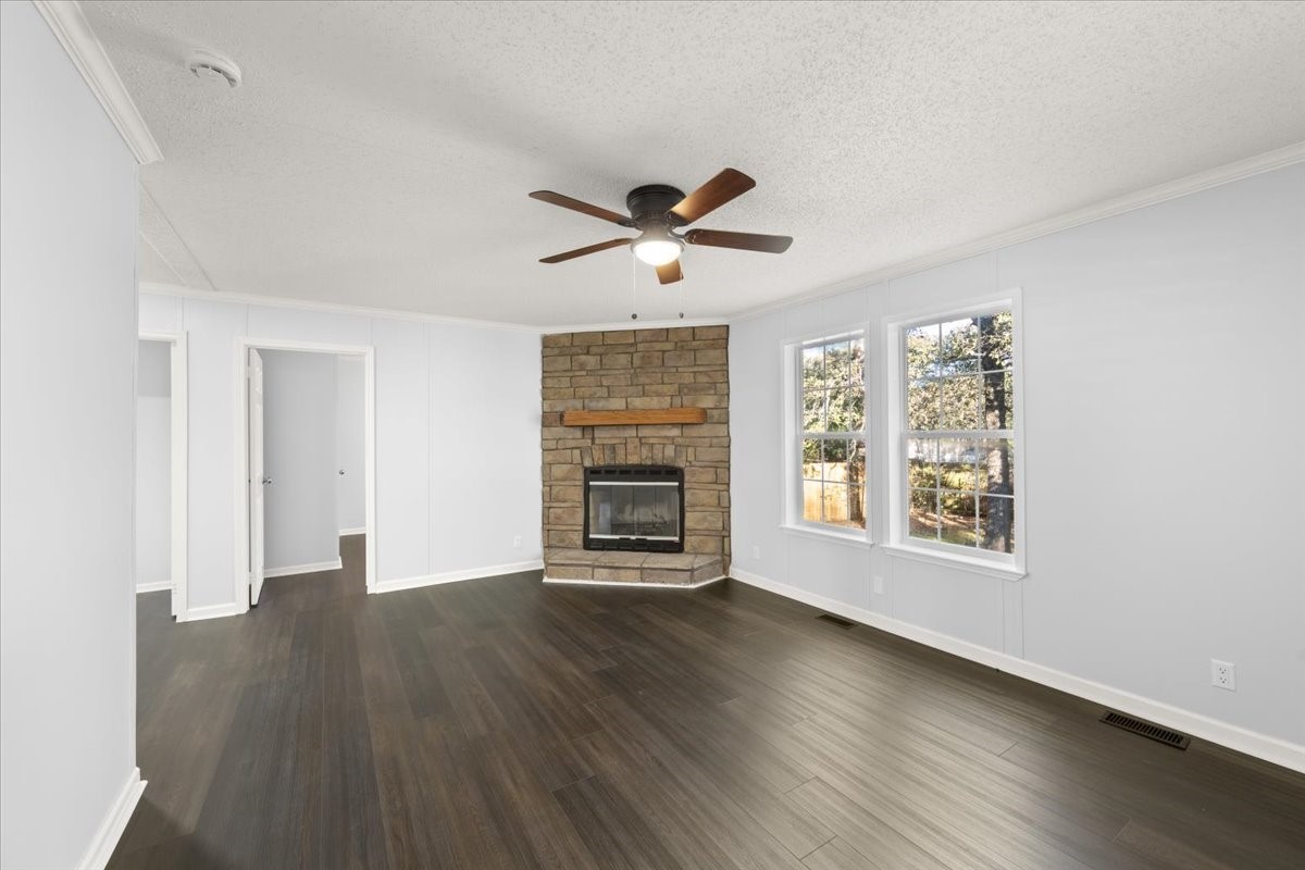 109 Summers Circle Azle TX 76020