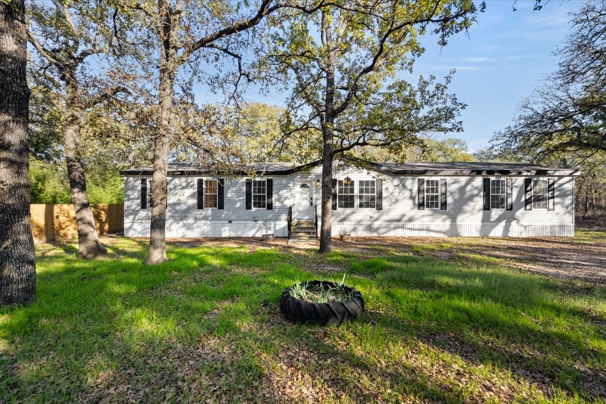 109 Summers Circle Azle TX 76020