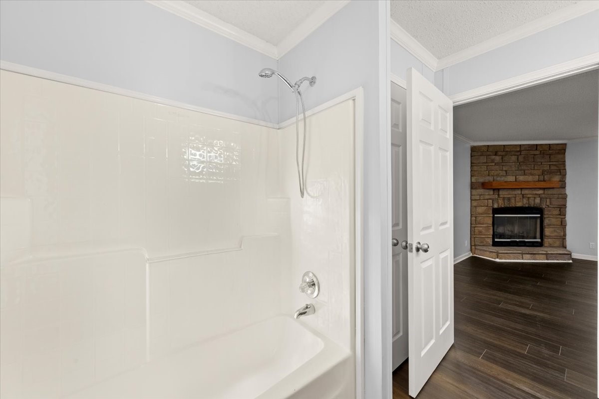 109 Summers Circle Azle TX 76020