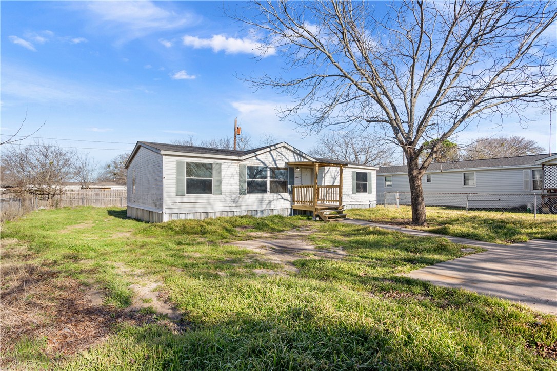 1615 Crockett Street Bellmead TX 76705
