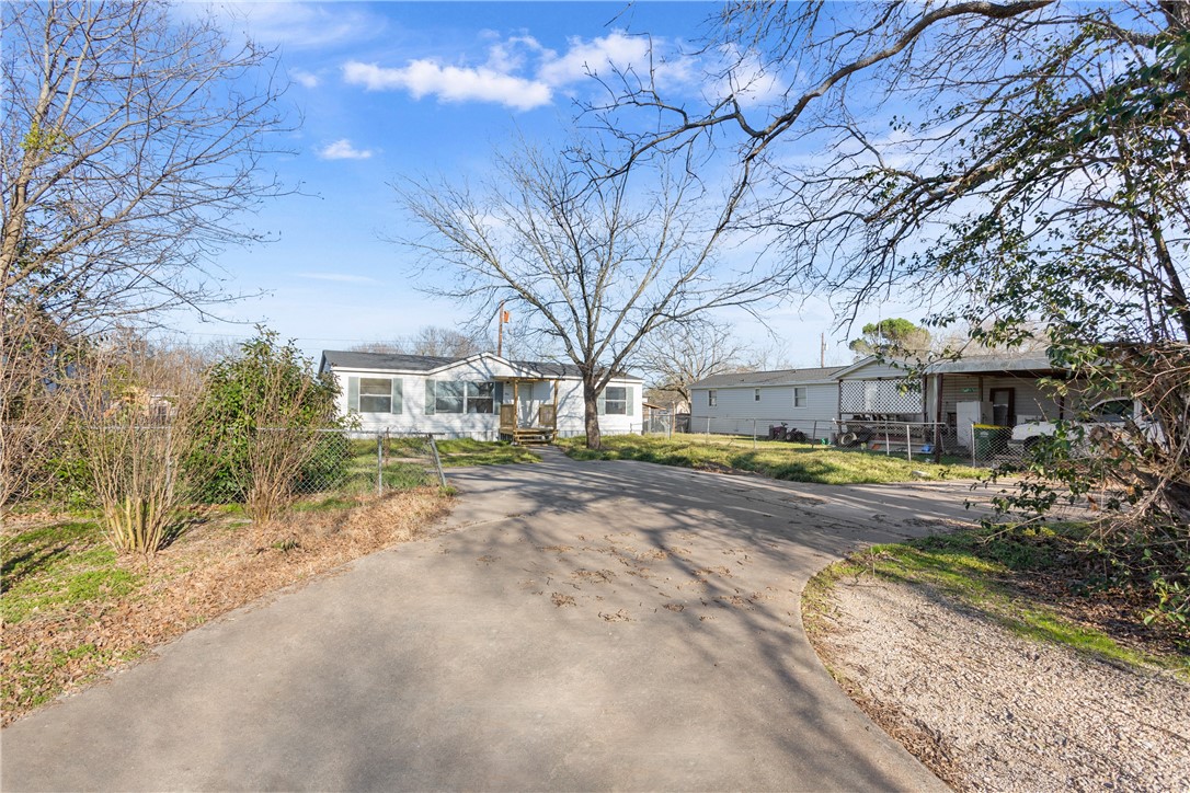 1615 Crockett Street Bellmead TX 76705