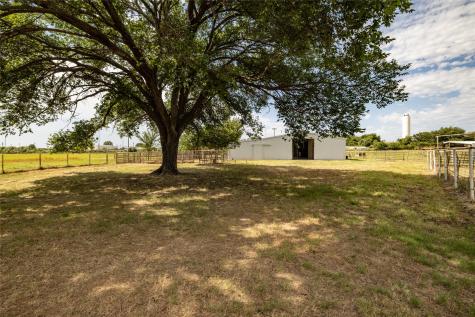 207 Lazy B Lane Springtown TX 76082