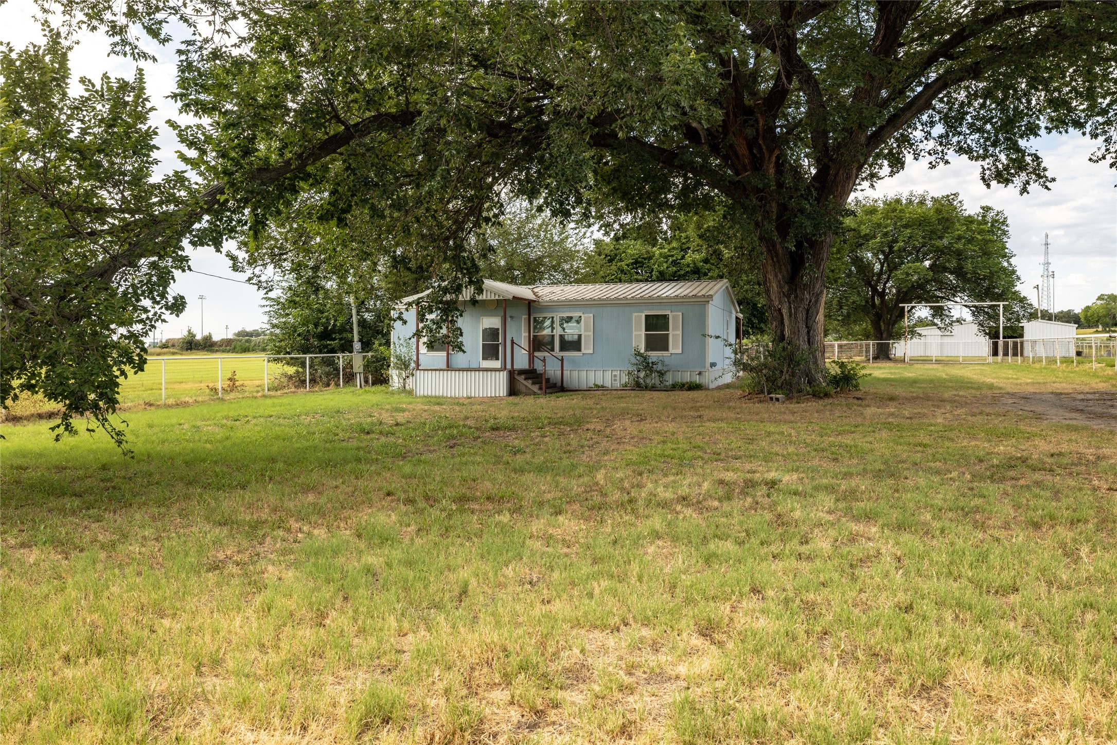 207 Lazy B Lane Springtown TX 76082