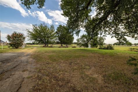 207 Lazy B Lane Springtown TX 76082