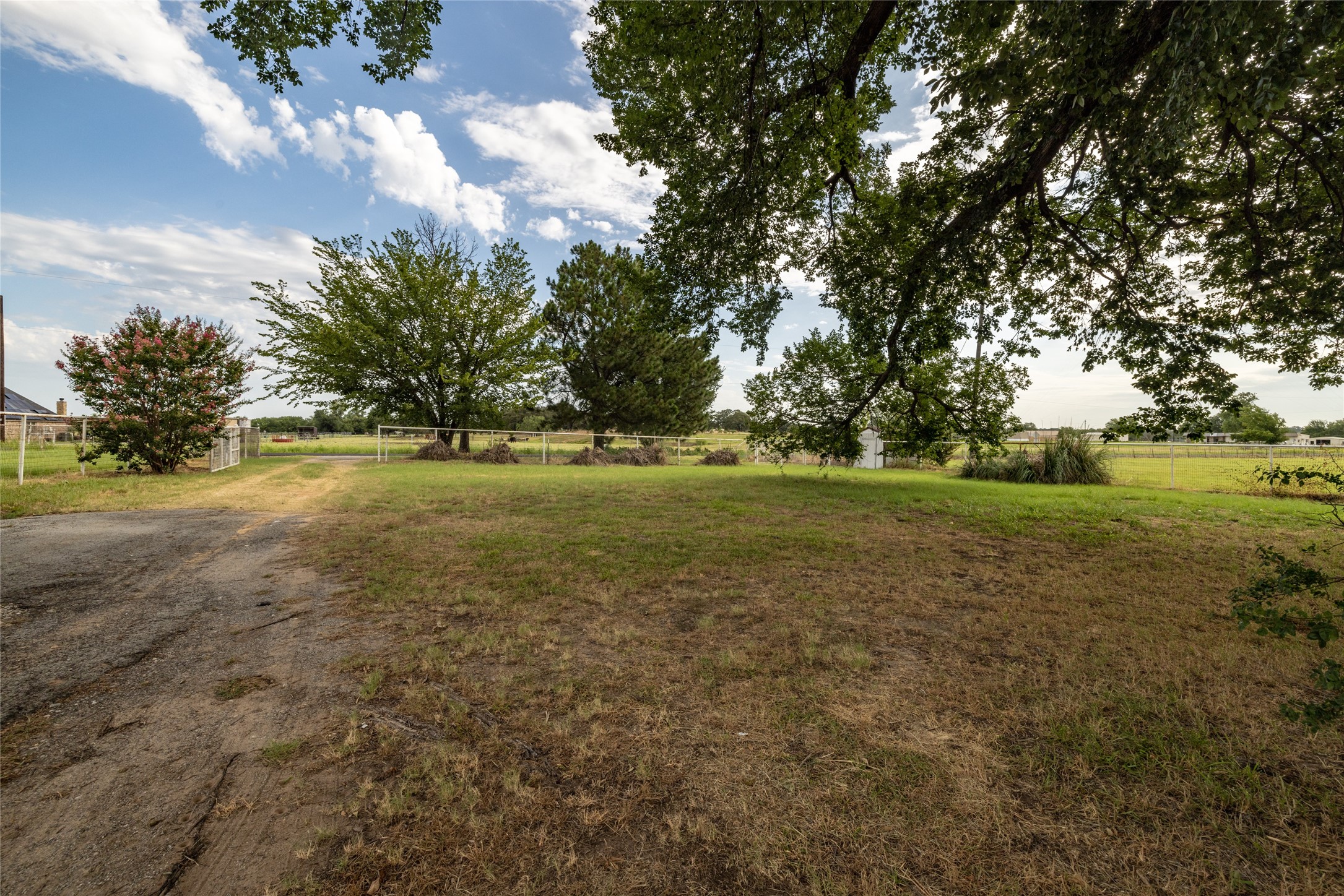 207 Lazy B Lane Springtown TX 76082