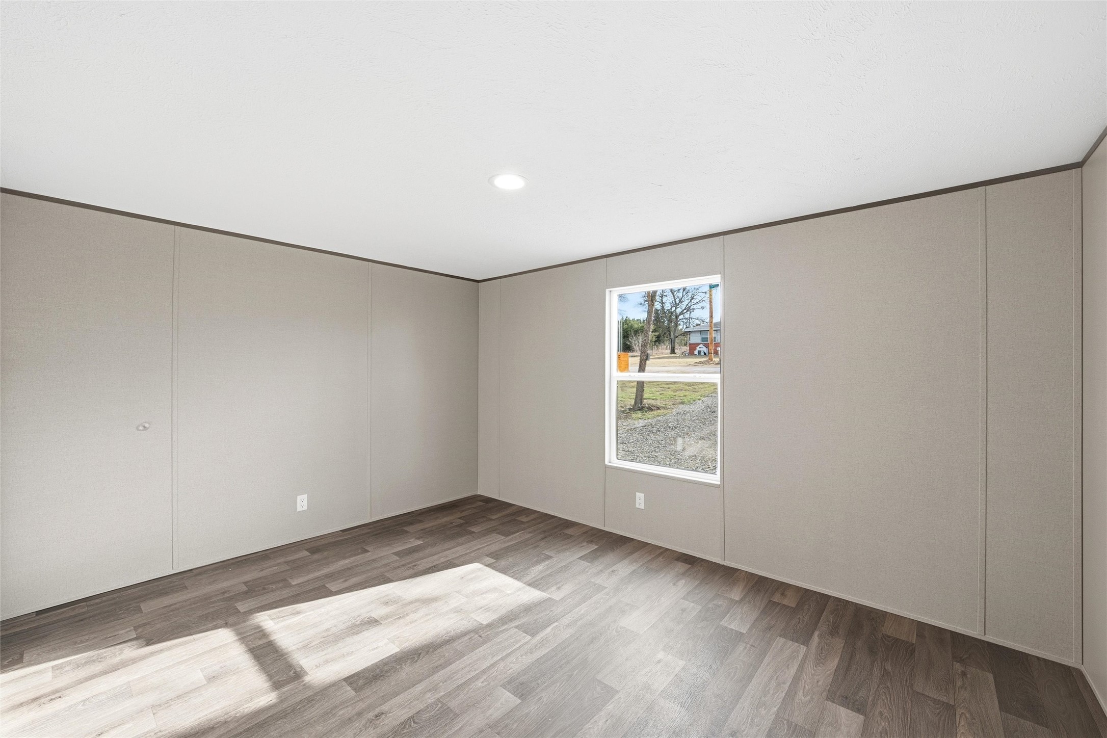 618 E 6th Street Blum TX 76627