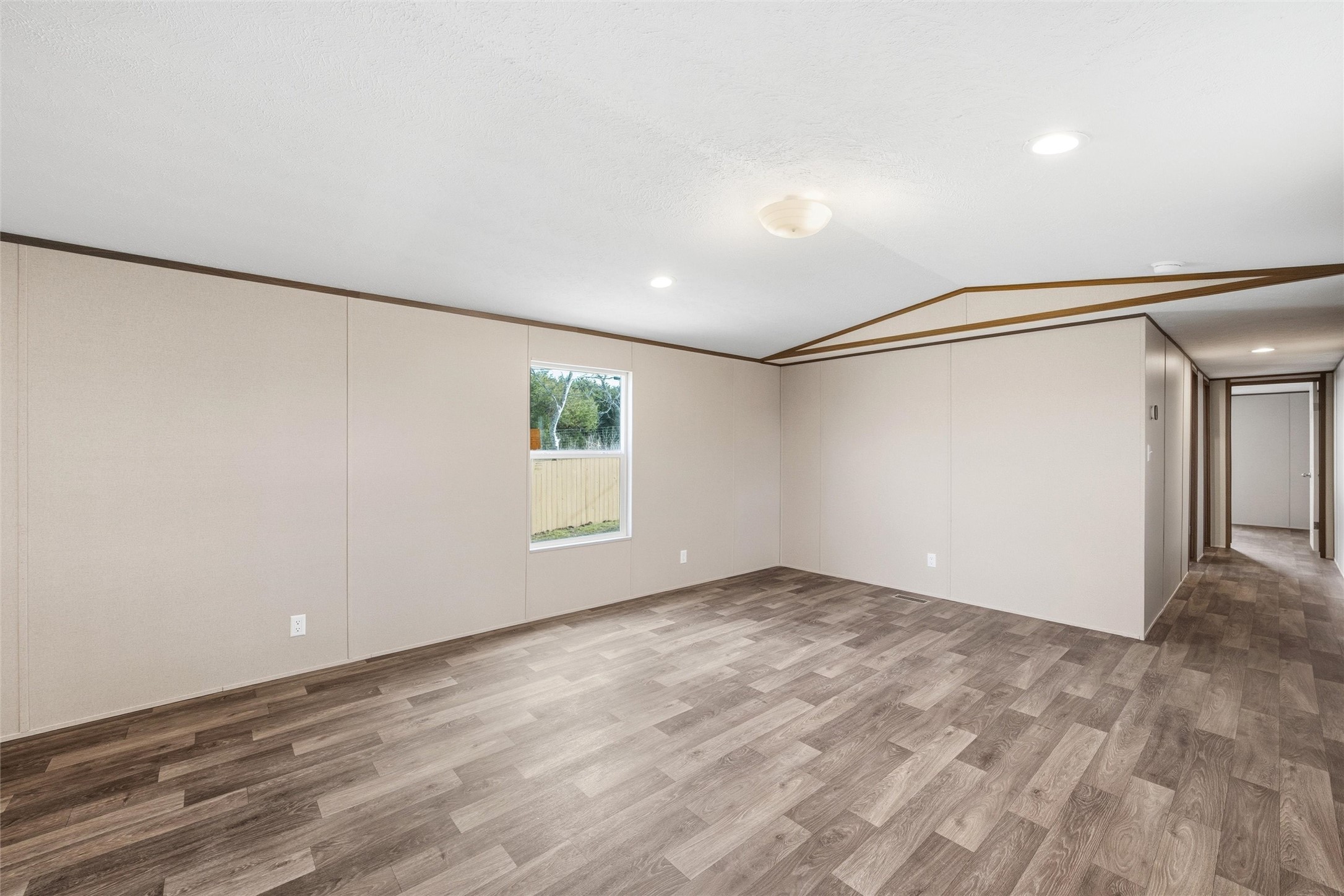 618 E 6th Street Blum TX 76627