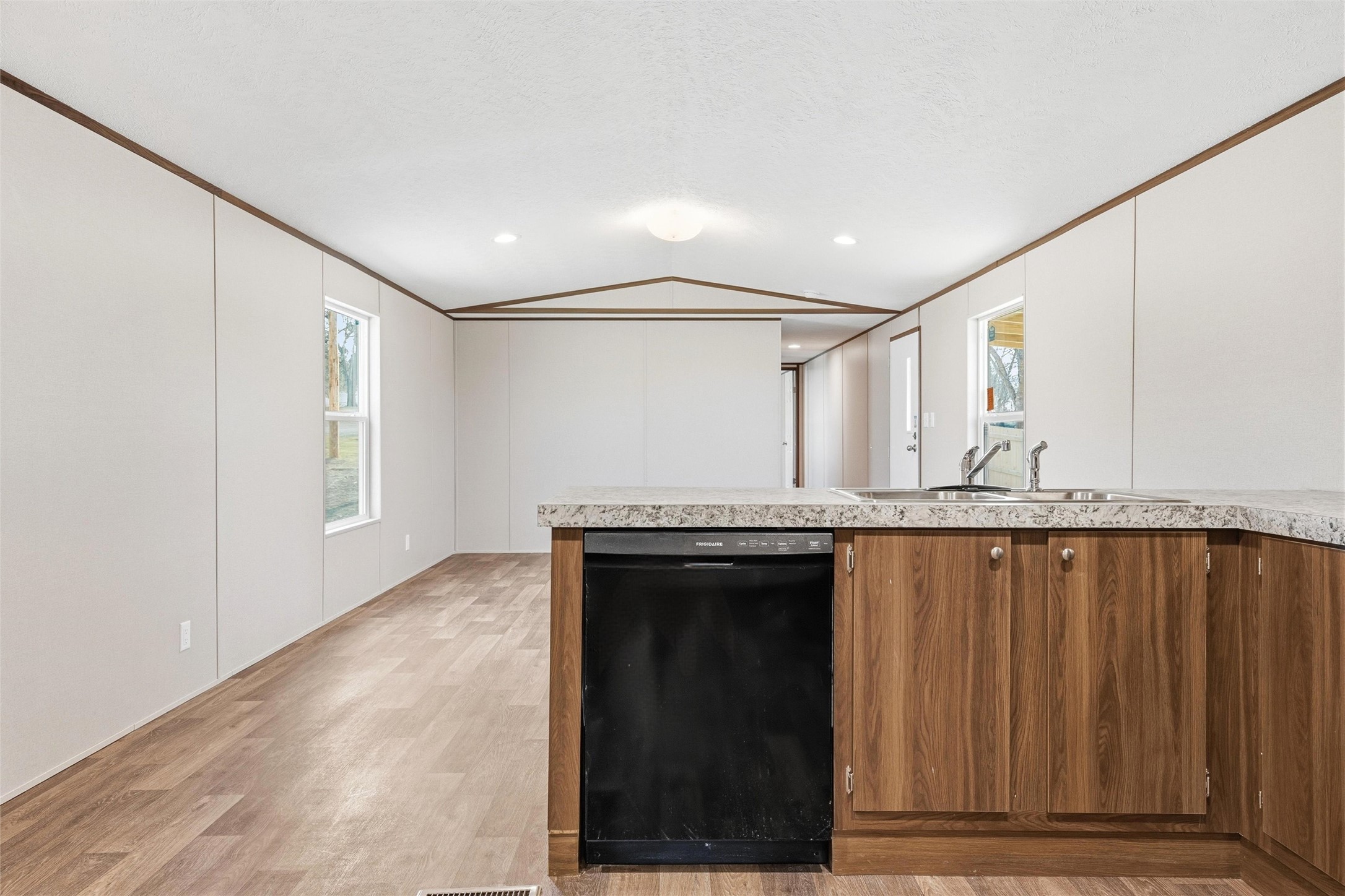 618 E 6th Street Blum TX 76627