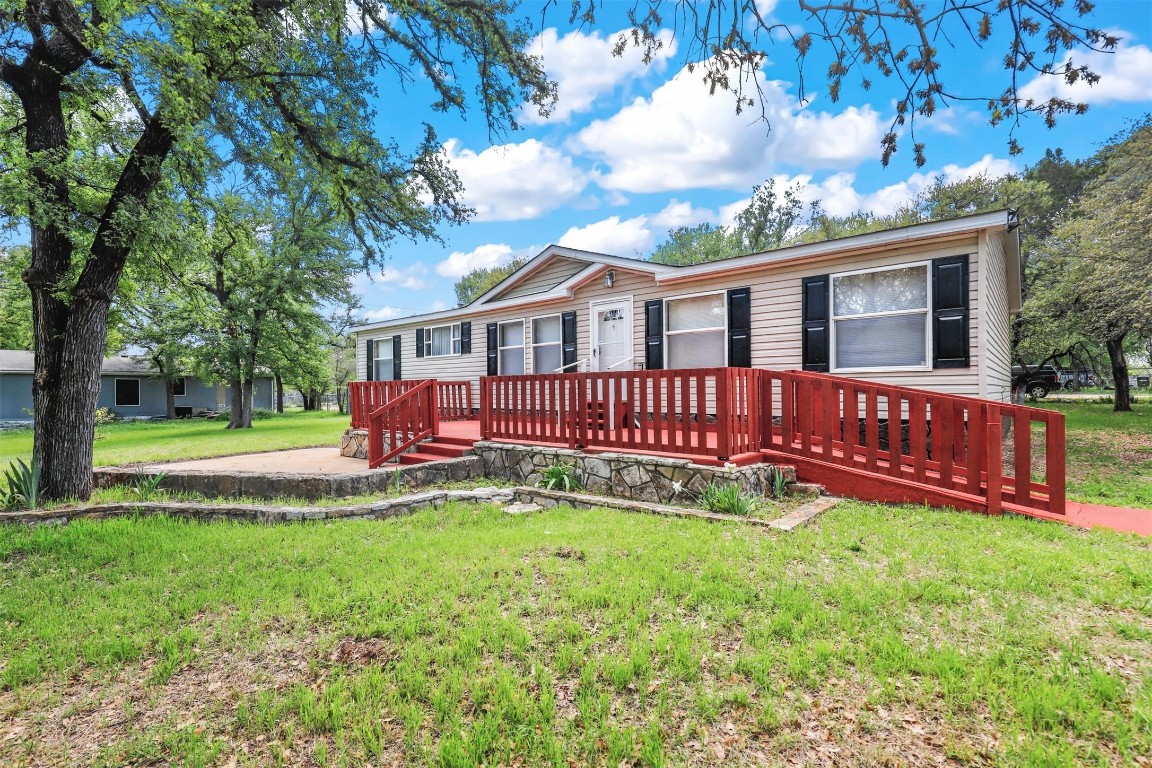 3015 Oak Wood Street Granbury TX 76048
