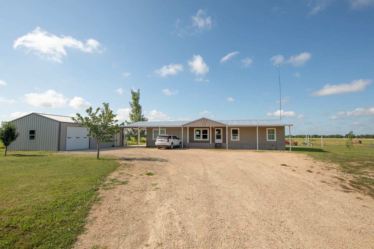 1783 County Road 33040 Brookston TX 75421