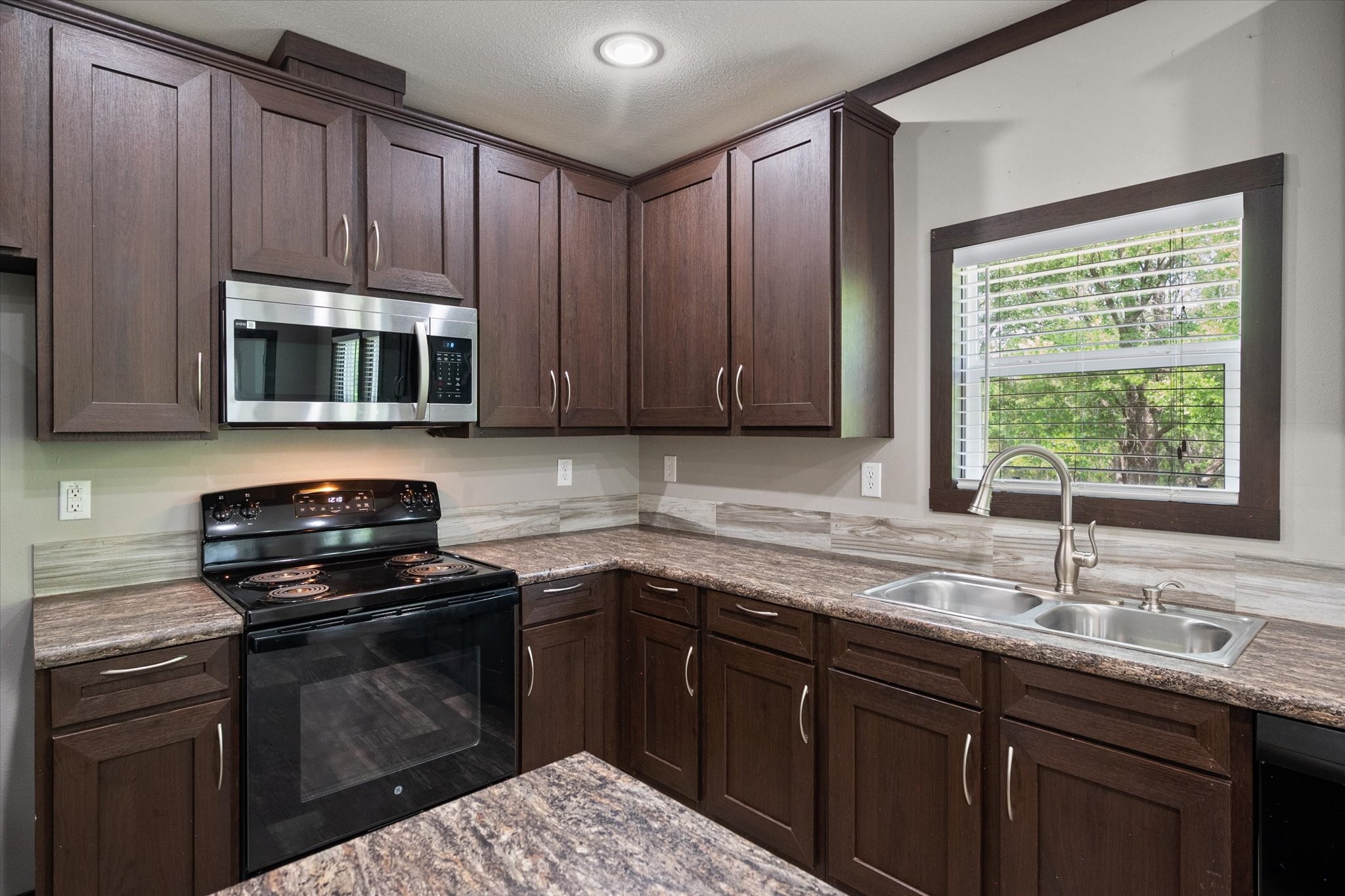 136 SE County Road 3048 Corsicana TX 75109