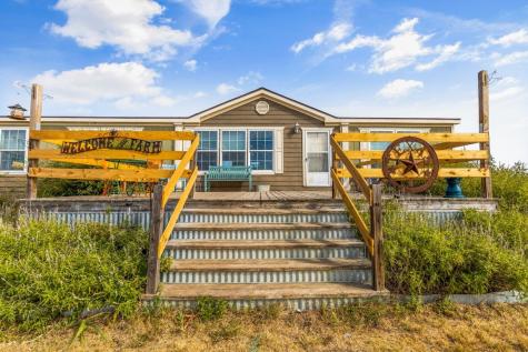 5832 Woodard Avenue Cleburne TX 76033