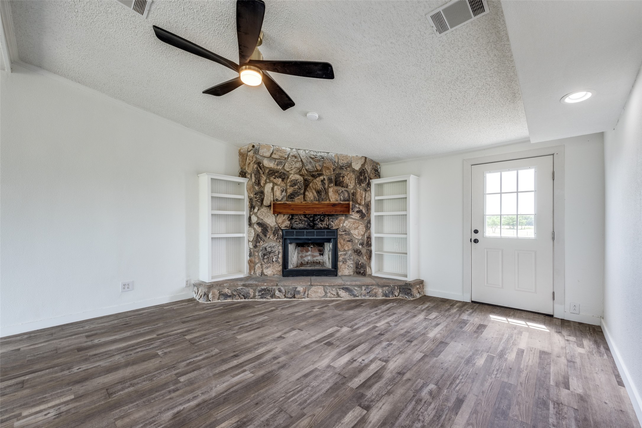 140 Terri Drive Collinsville TX 76233