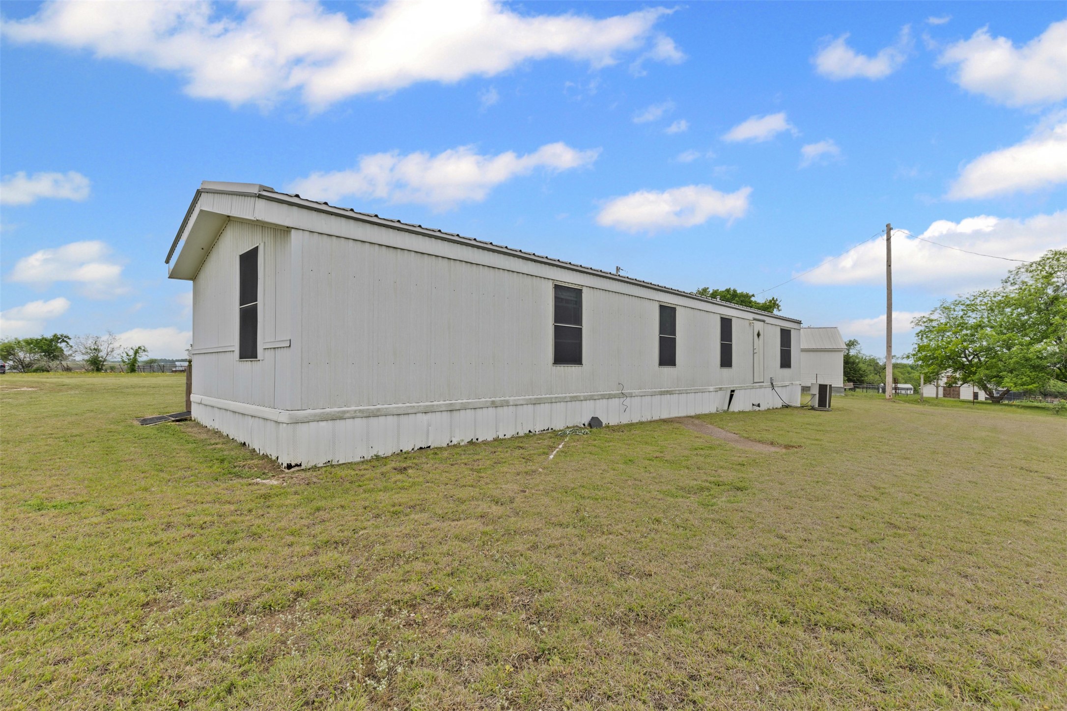 167 Hcr 4105 Covington TX 76636