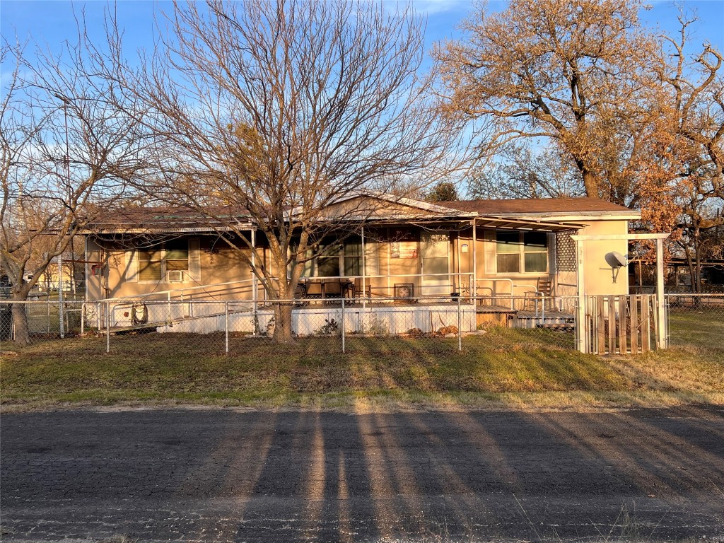 1301 N 5th Street Corsicana TX 75110