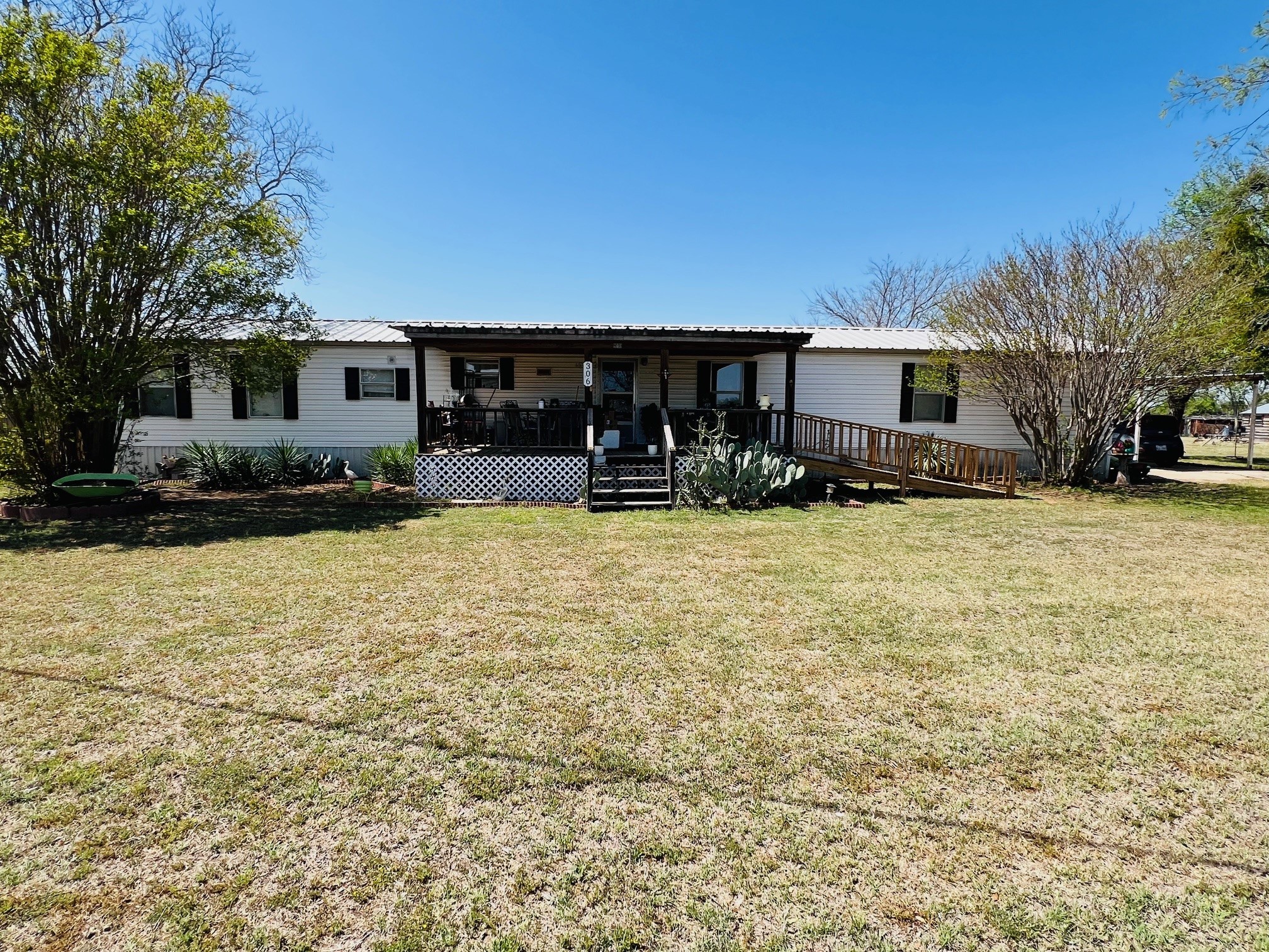 306 N Leon Street Gustine TX 76455