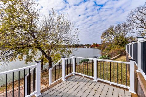 814 Brazos Harbor Circle Granbury TX 76048