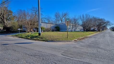 600 E Nelson Street Bowie TX 76230