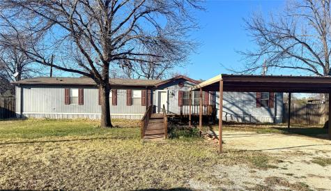 211 W F Munday TX 76371