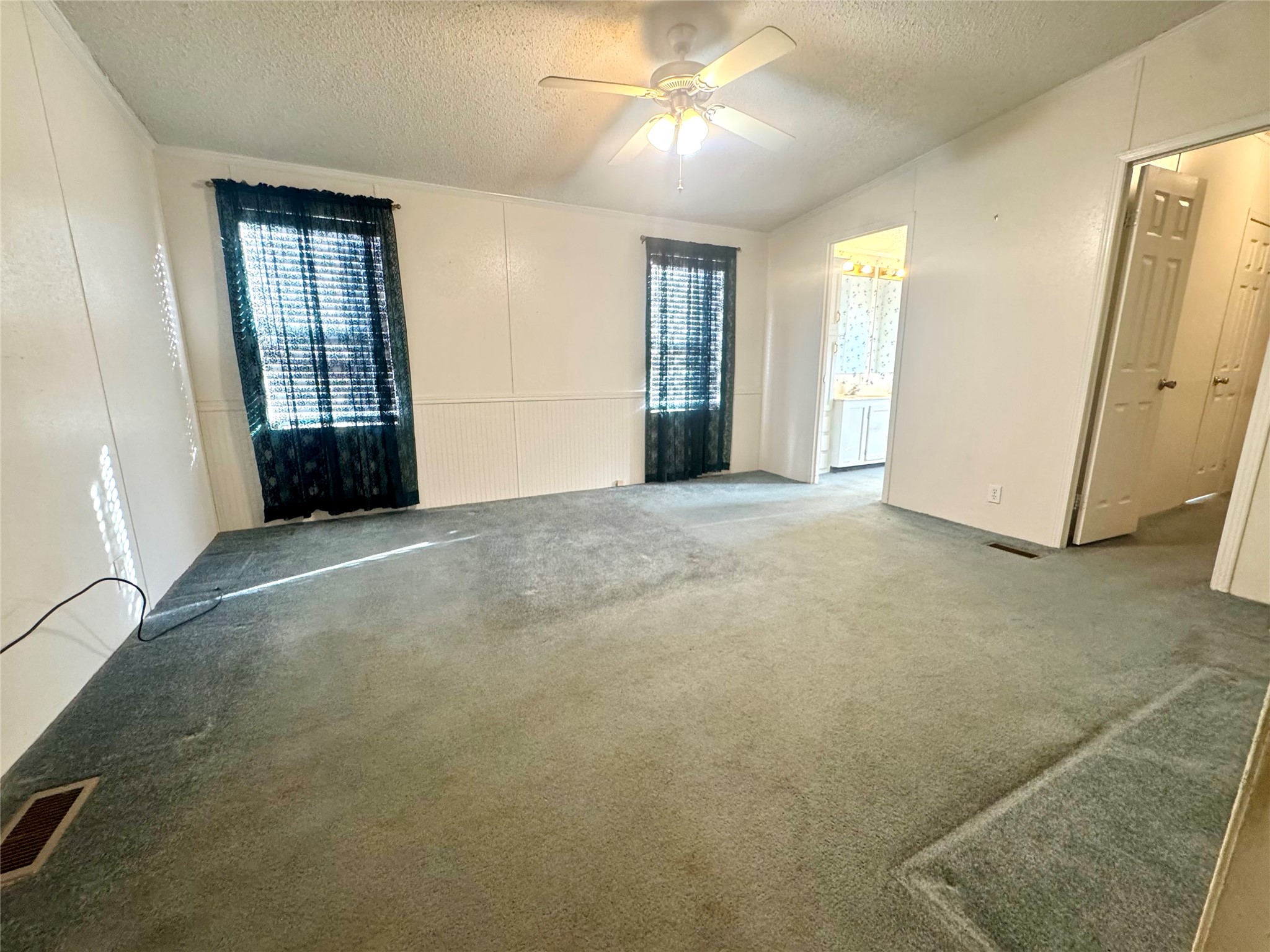 211 W F Munday TX 76371
