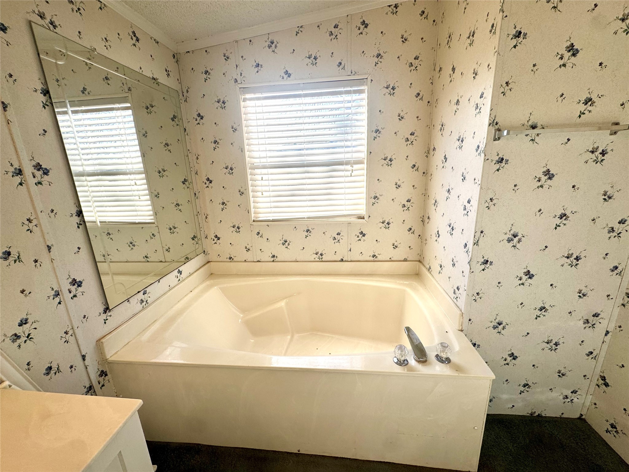211 W F Munday TX 76371