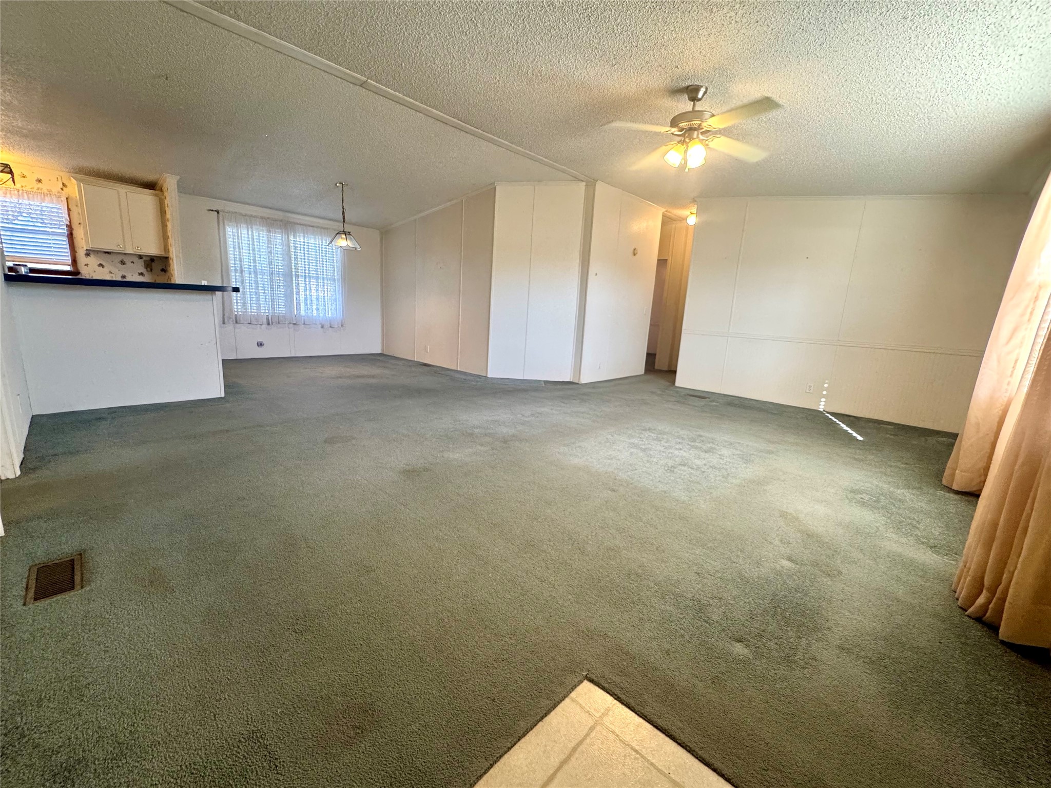 211 W F Munday TX 76371