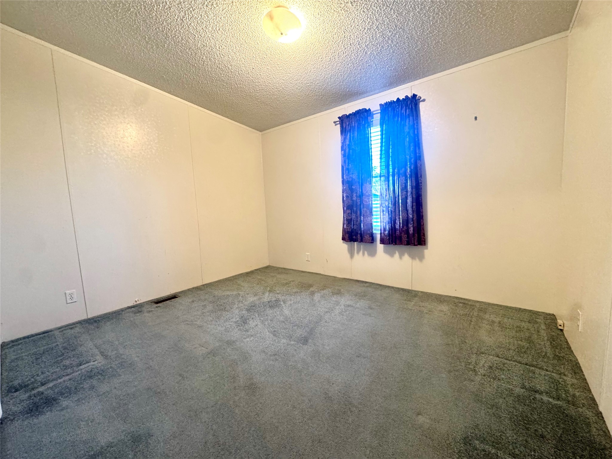 211 W F Munday TX 76371