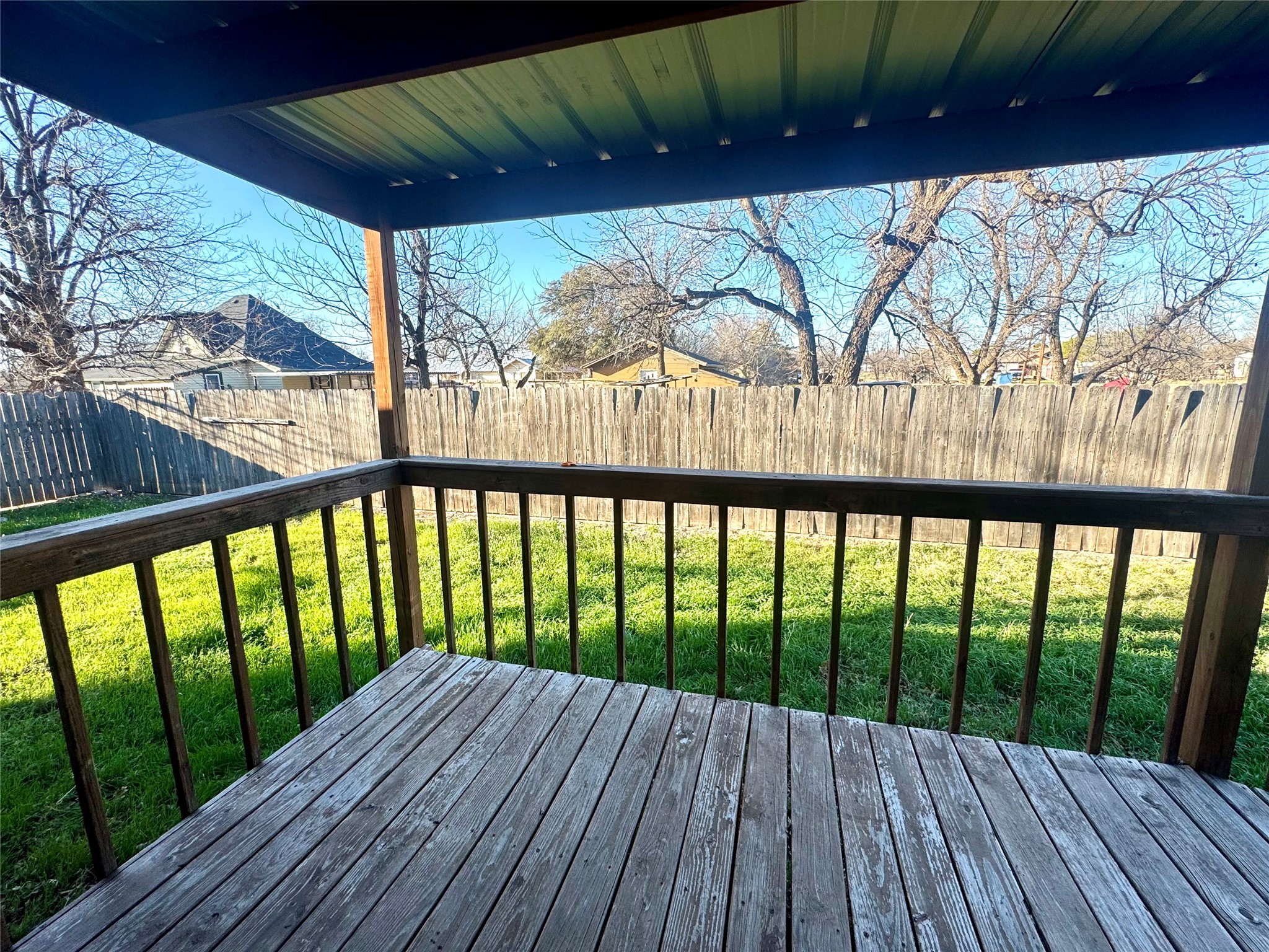 211 W F Munday TX 76371
