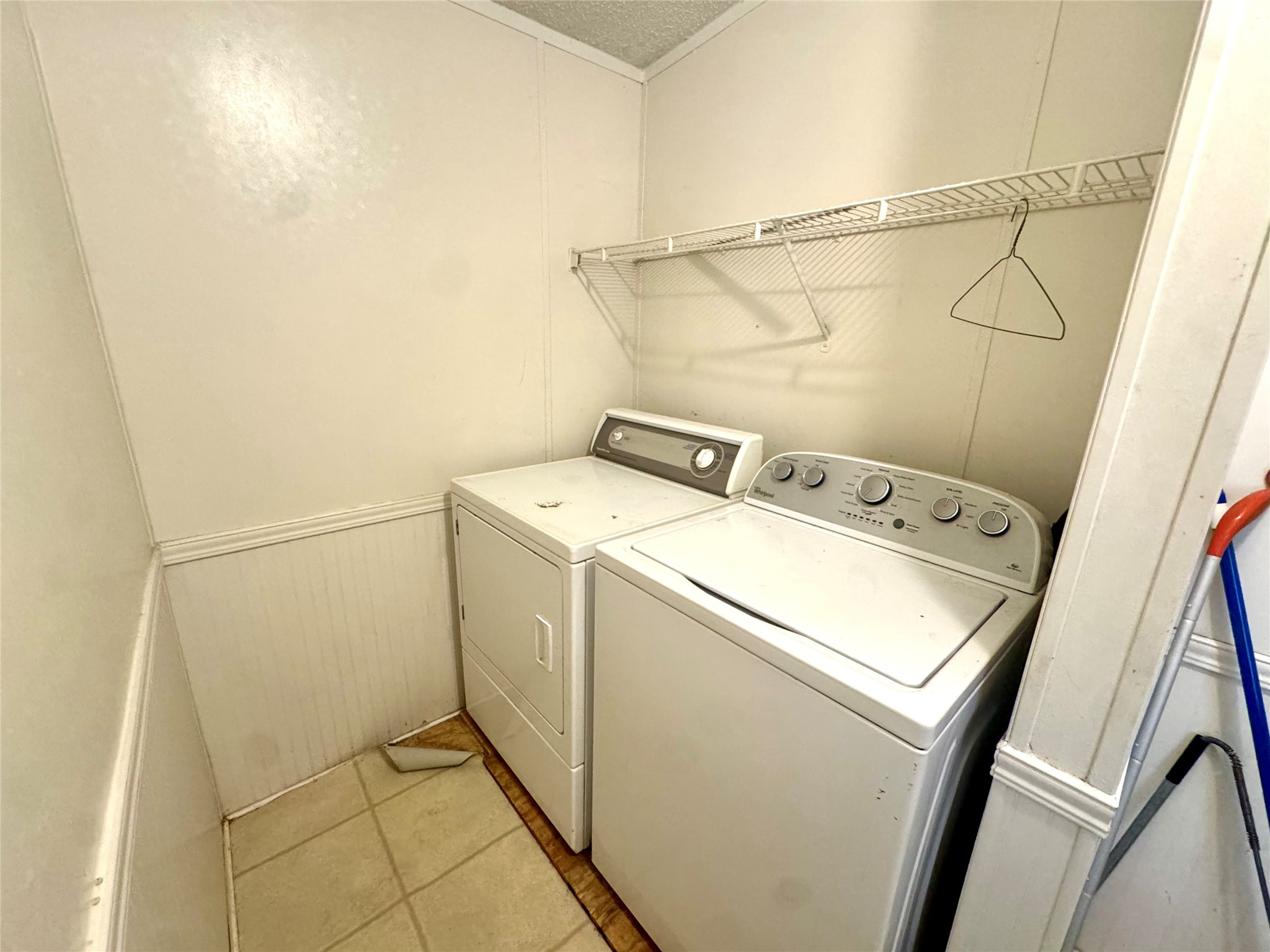 211 W F Munday TX 76371