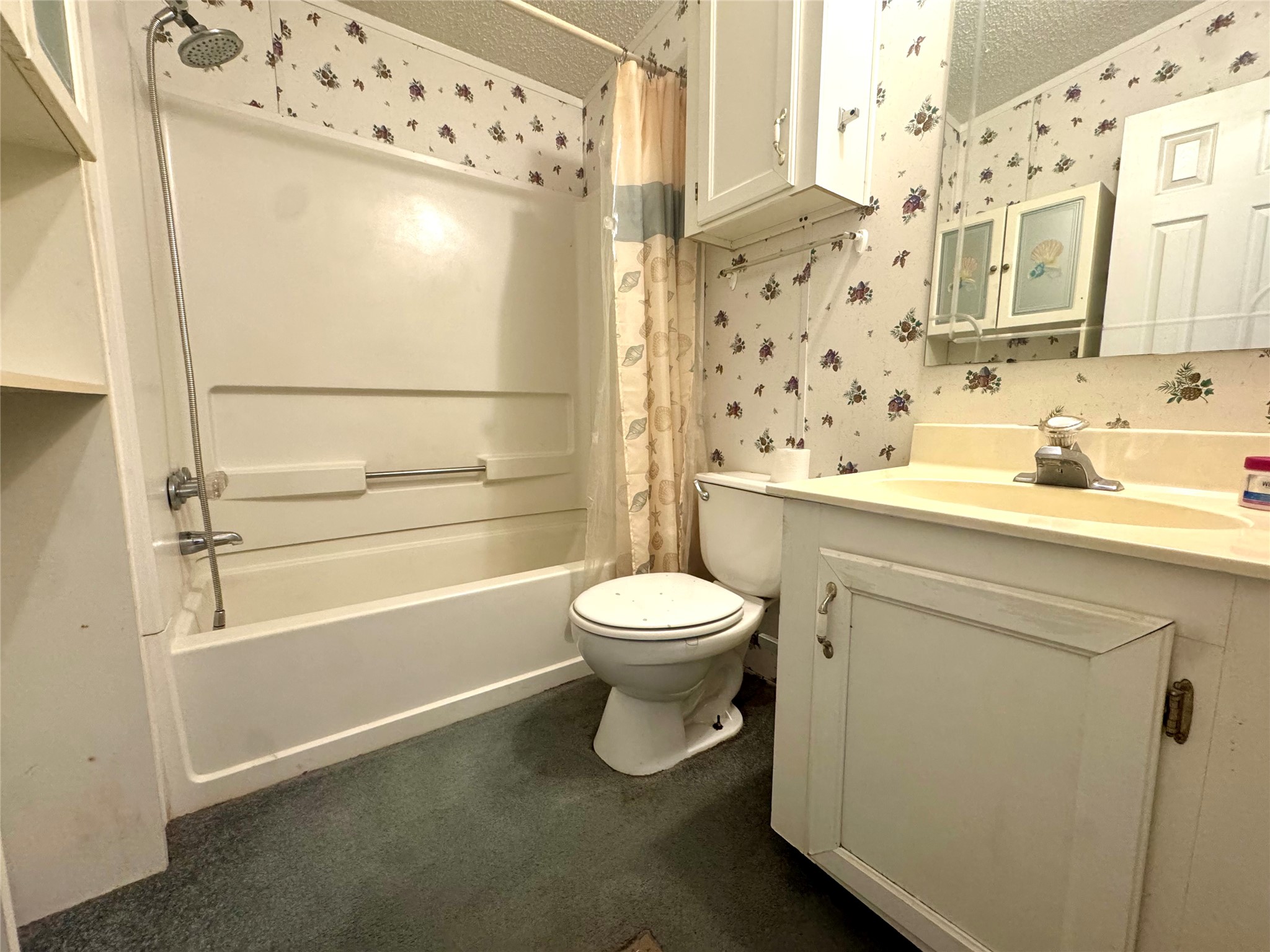 211 W F Munday TX 76371