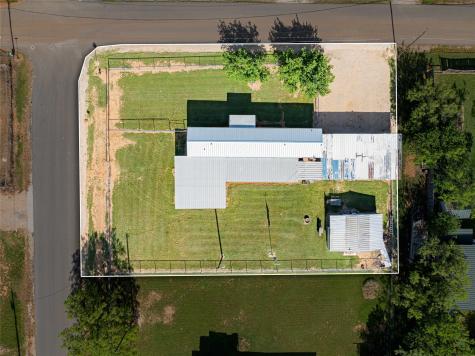 703 N Harvey Street Breckenridge TX 76424