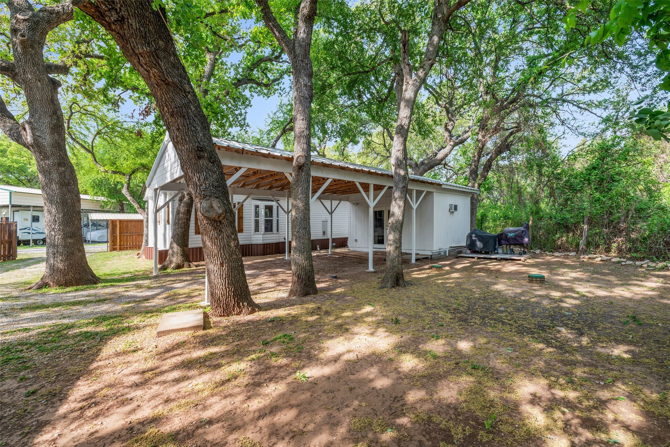3841 Boquillas Circle Granbury TX 76048