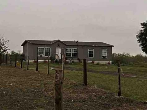 7537 N Us Highway 183 Lockhart TX 78644