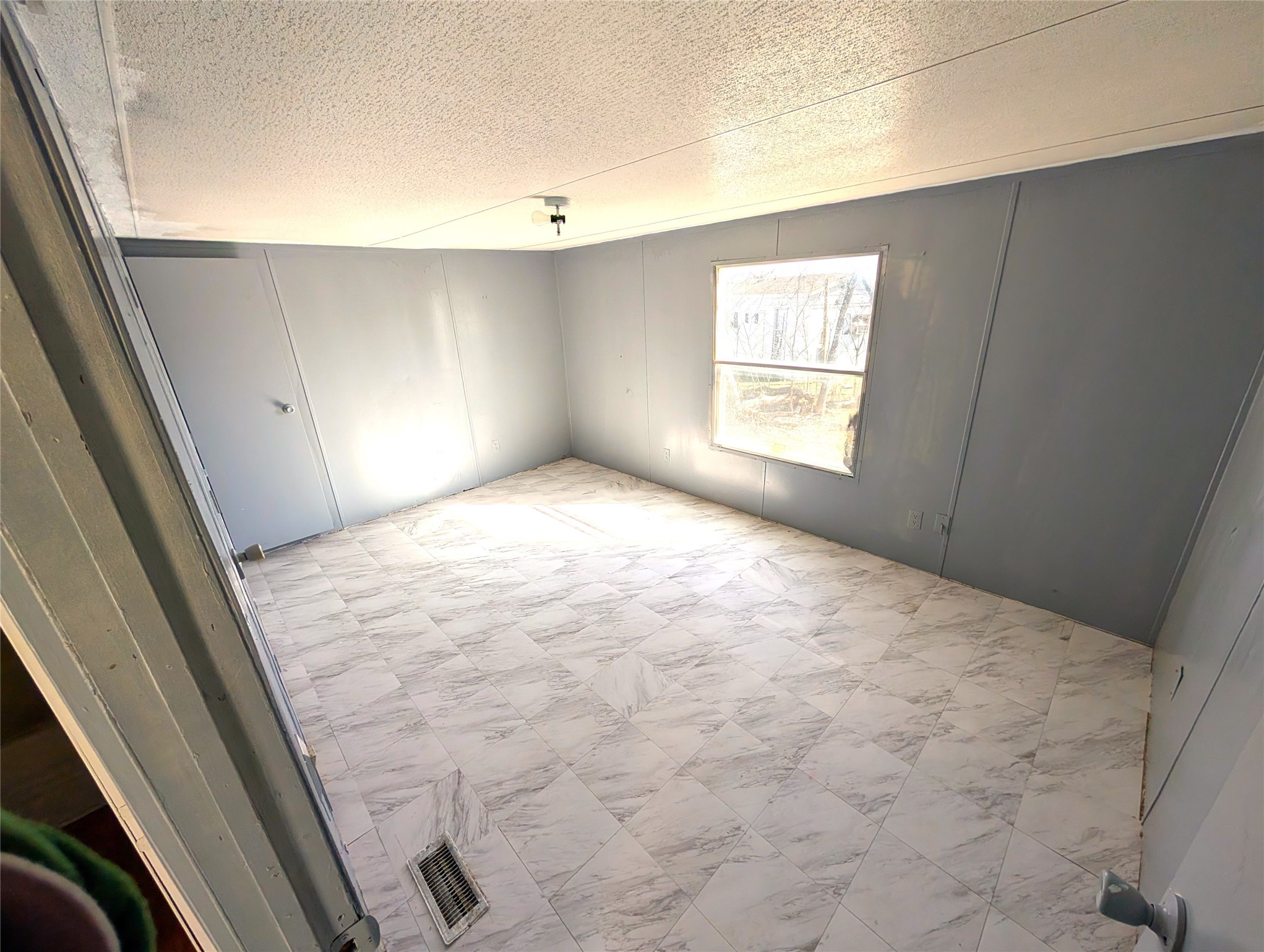 425 State Highway 34 SW Italy TX 76651