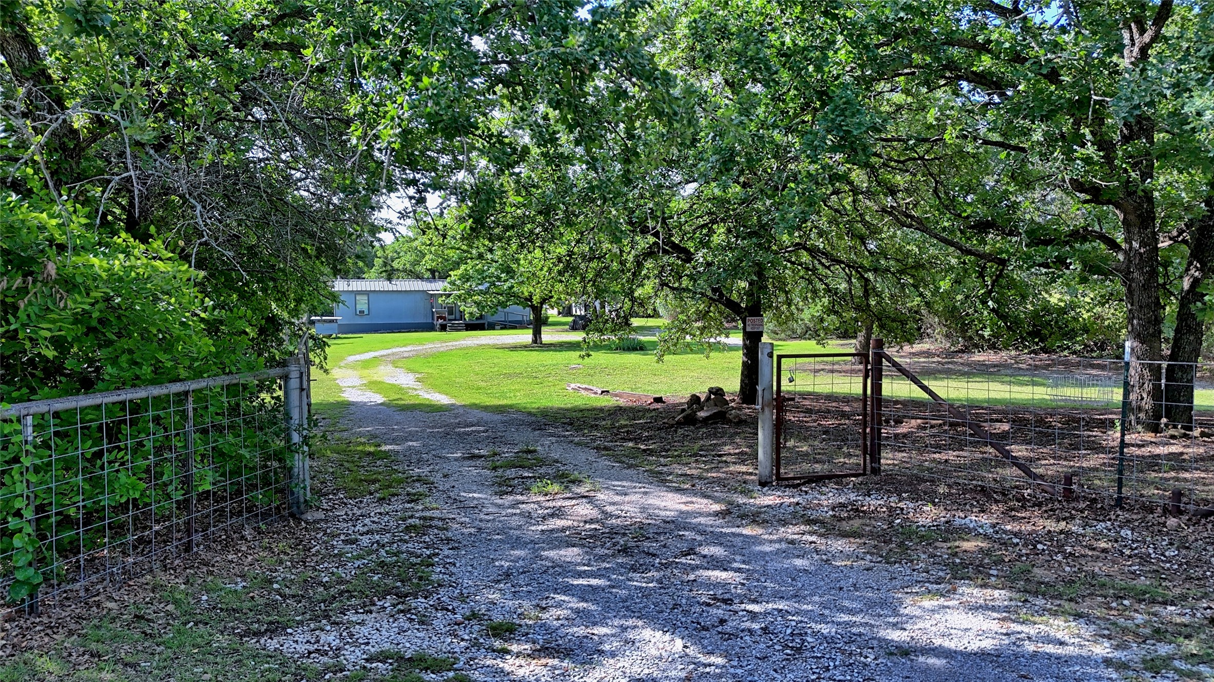 864 Upper Montague Road Bowie TX 76230