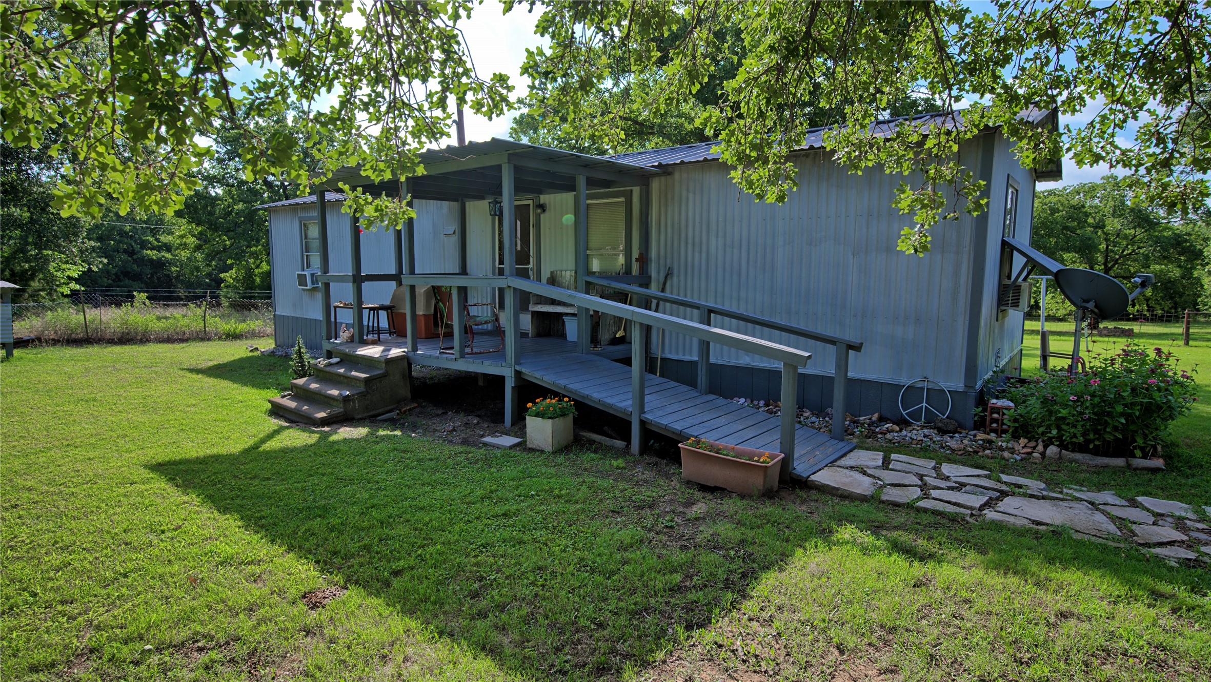 864 Upper Montague Road Bowie TX 76230