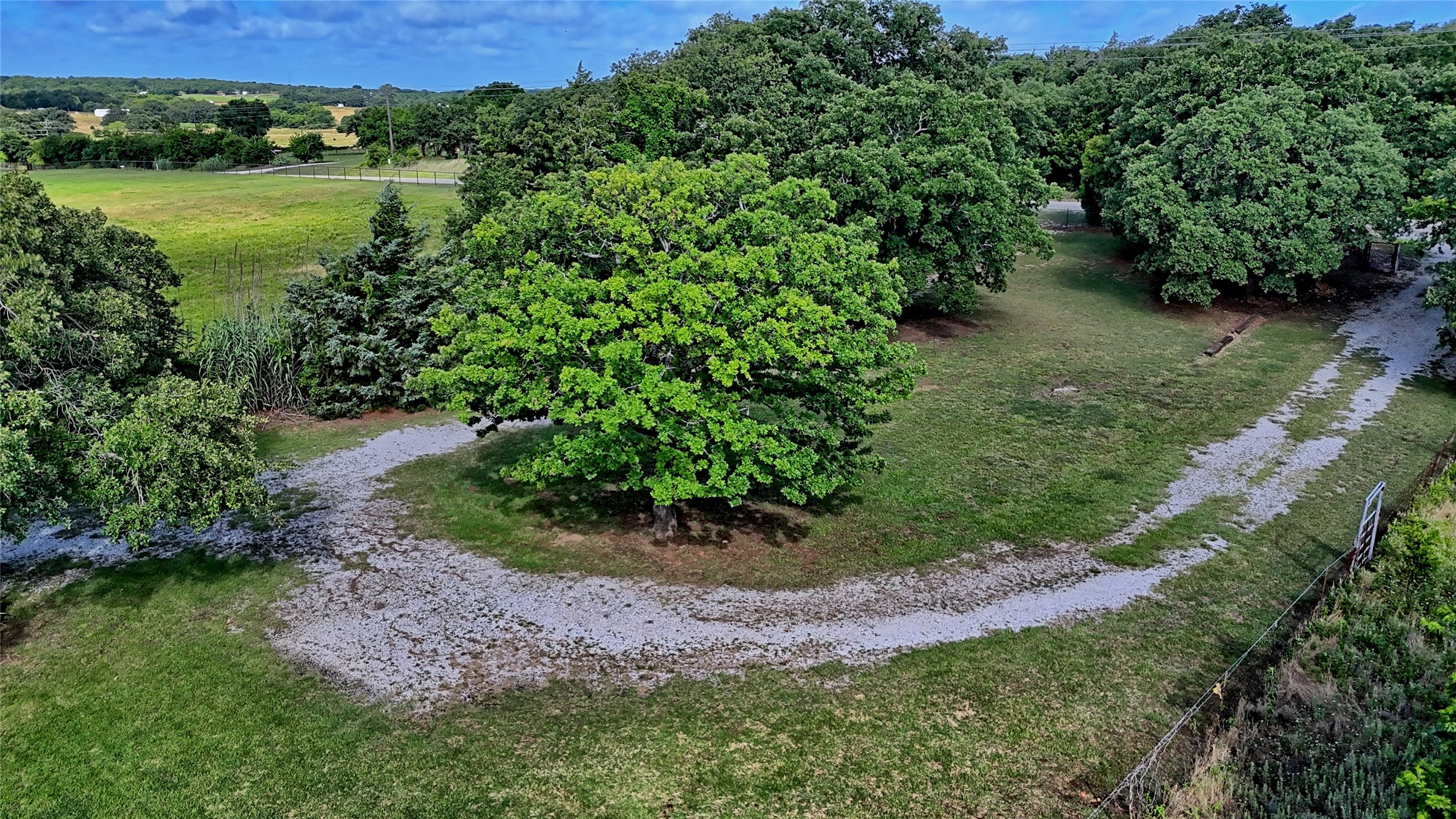 864 Upper Montague Road Bowie TX 76230