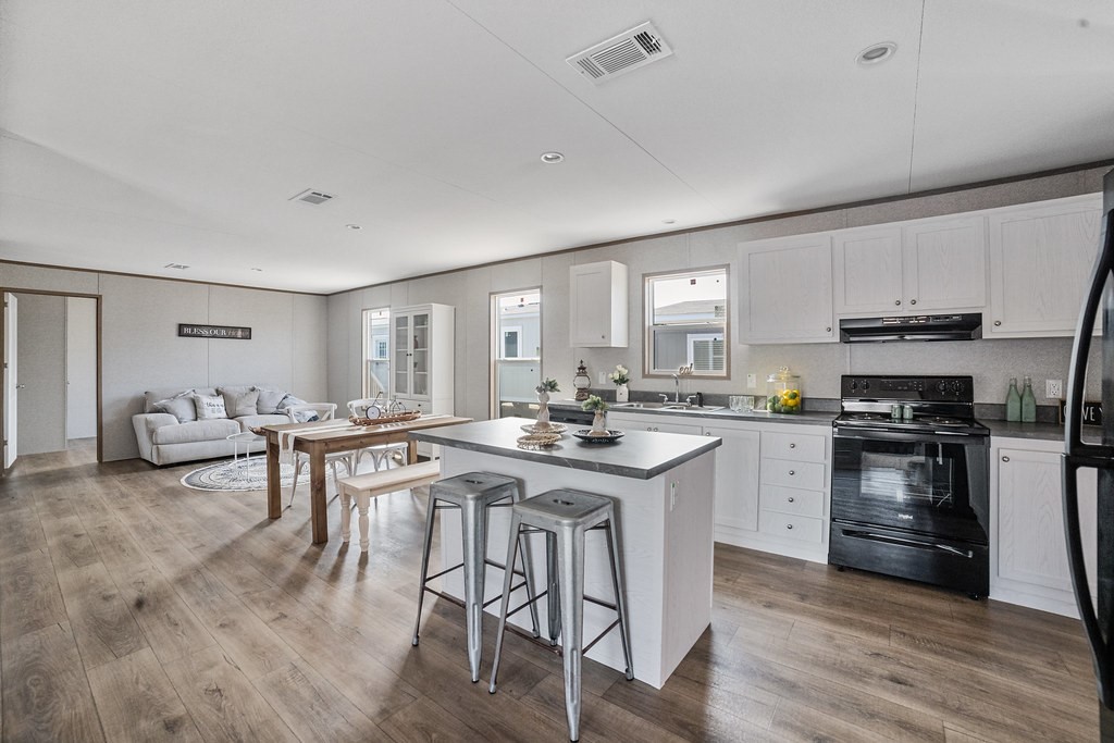 147 Lark Meadow Drive Runaway Bay TX 76426