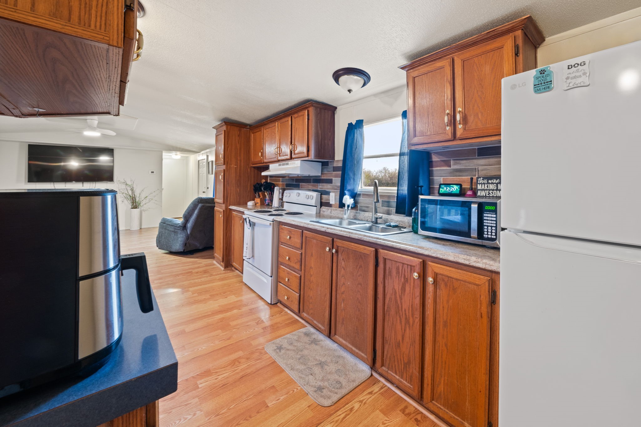 1304 Rs County Road 1530 Point TX 75472