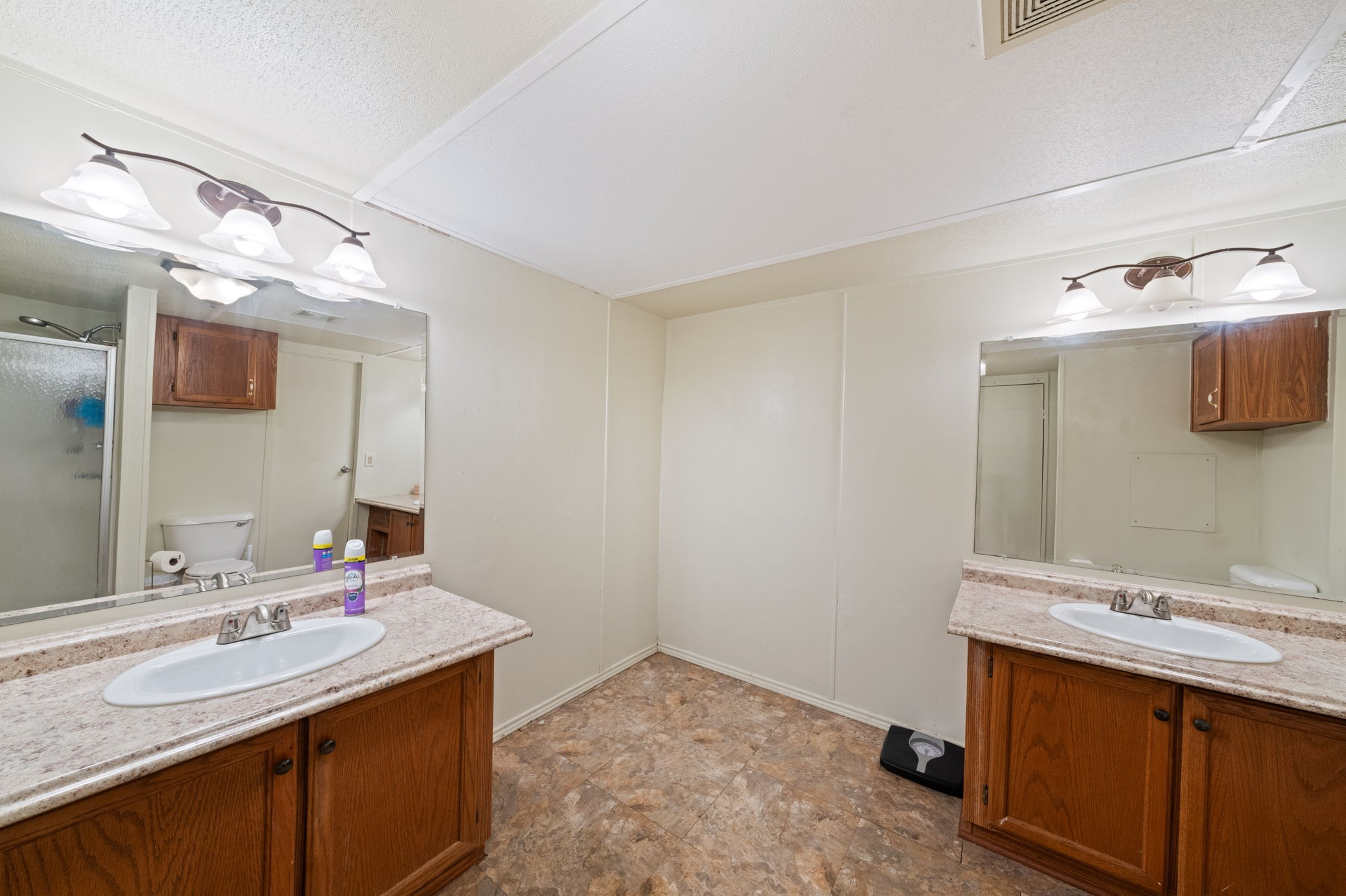 1304 Rs County Road 1530 Point TX 75472