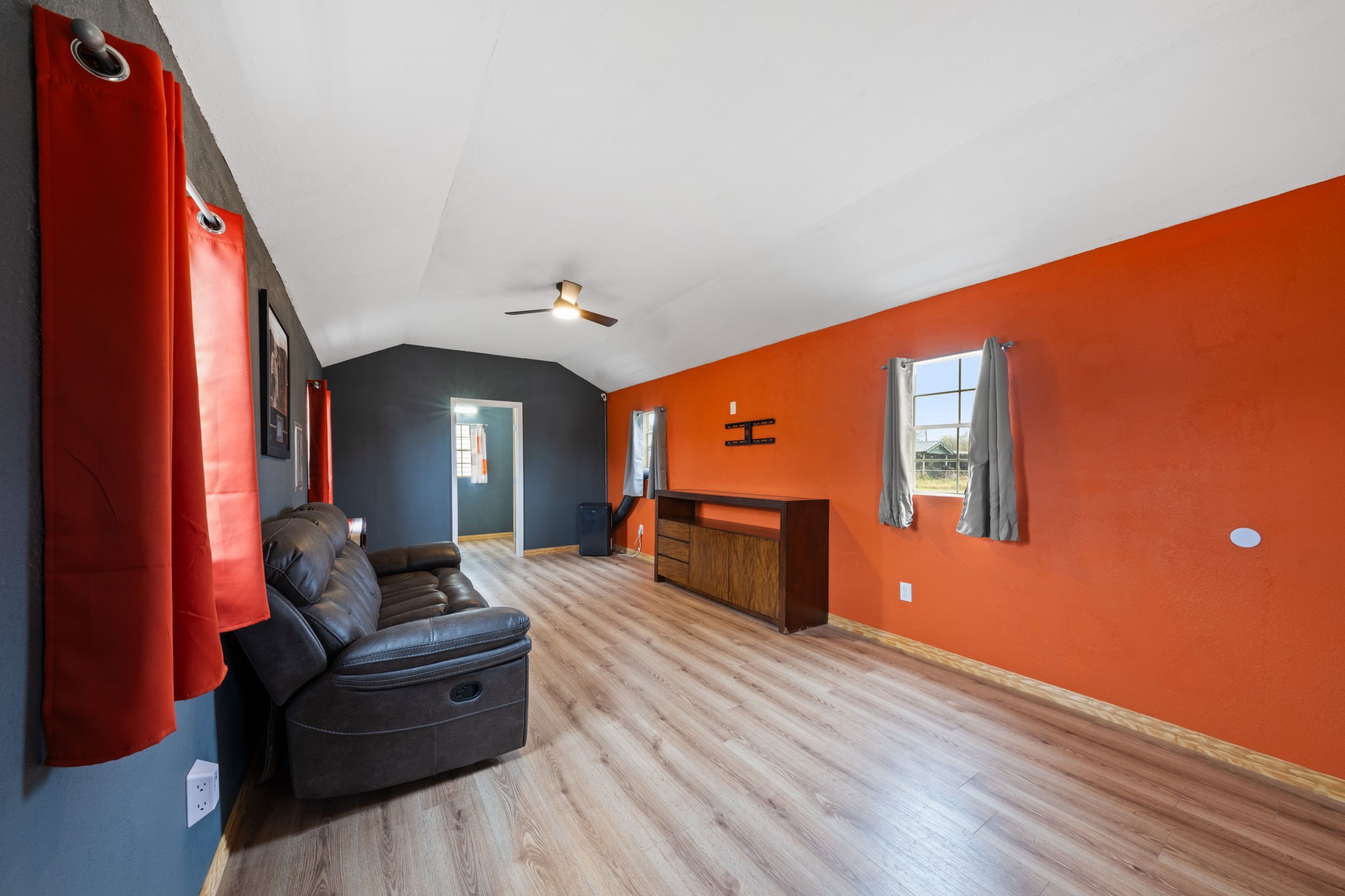 1304 Rs County Road 1530 Point TX 75472