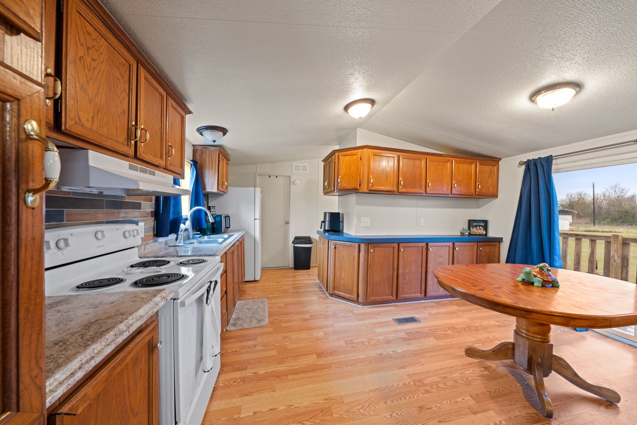 1304 Rs County Road 1530 Point TX 75472