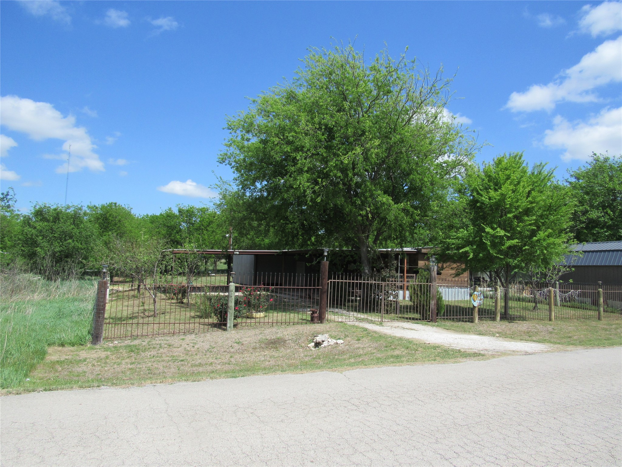 8927 Cartwright Drive Cresson TX 76035