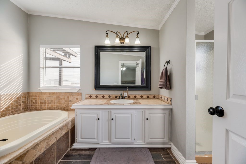 709 Ritchey Road Valley View TX 76272